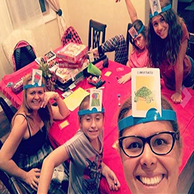 Jeu de société de cartes amusa - Party Games At Home avis et prix